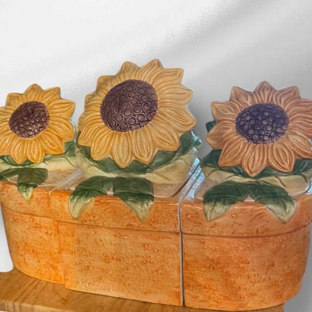 Certified International Corporation‎ Susan Winget Sunflower Canisters